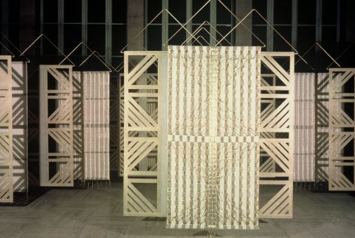 Elsi Giauque-Kleinpeter, Espace en Or, 1982/83, 24-teilige Rauminstallation (diverse Materialien), Sammlungszentrum Bern © Archiv CITAM Lausanne