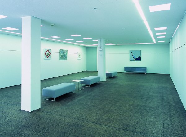 Salle d’exposition / show-room, Centre des collections Berne, 2003 © Photographie Guy Jost